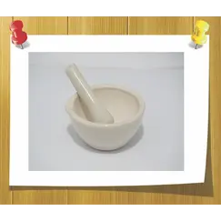 Фарфоровая ступка и пестик