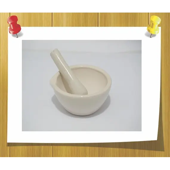 Фарфоровая ступка и пестик